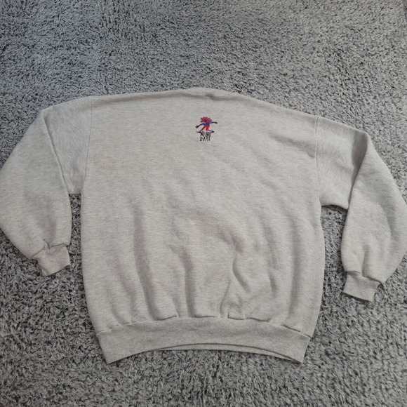 Vintage Jerzees Sweatshirt Adult Extra Large Gray Celebrate Everything Graphic - Picture 6 of 7